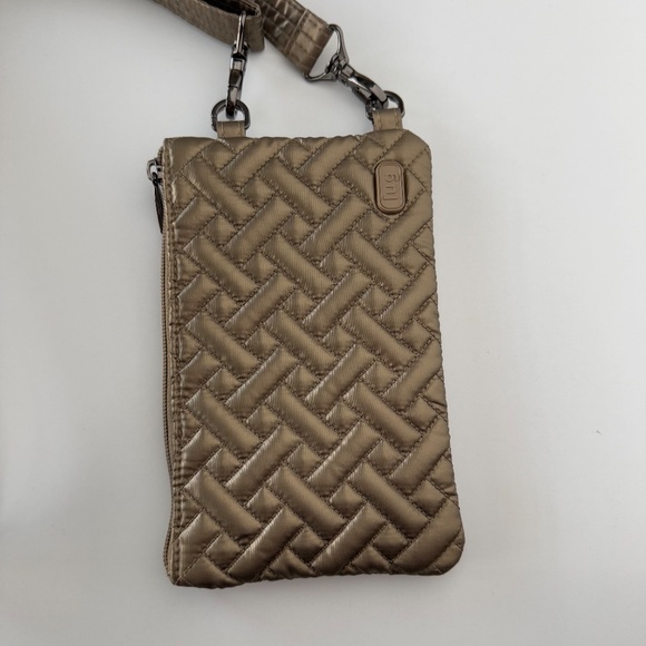 Lug Peekaboo Convertible Crossbody Bag - Picture 2 of 7